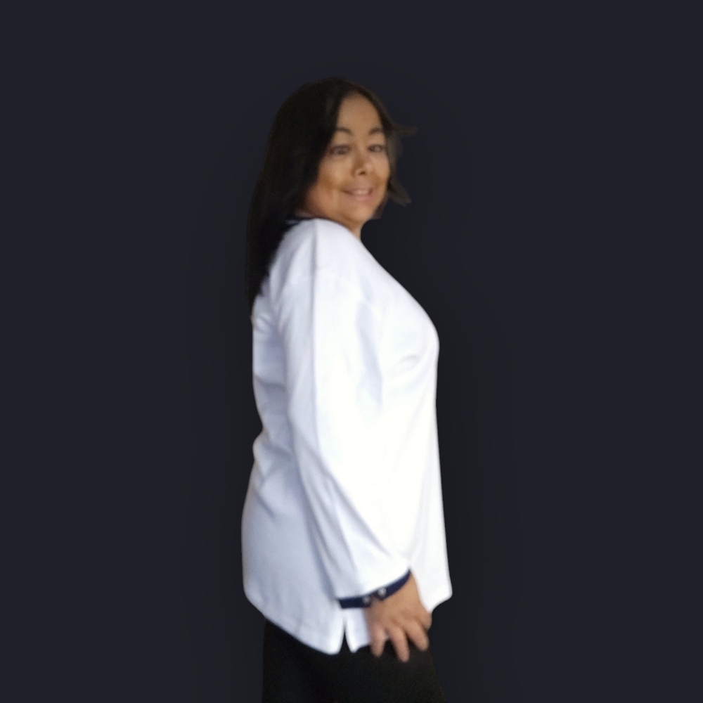 ALIA WOMENS WHITE SCOOP NECK SHIRT WITH BLACK TRIMS - Picture 6 of 8